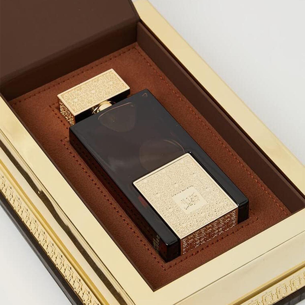 Arabian Oud perfume - Tarteel Gold (75ml 2.5oz) Unisex Luxury Fragrance For Him and Her, Eau De Parfum EDP Spray with Bergamot, Lemon, Oud, Orris, Rose, Cinnamon - Image 3